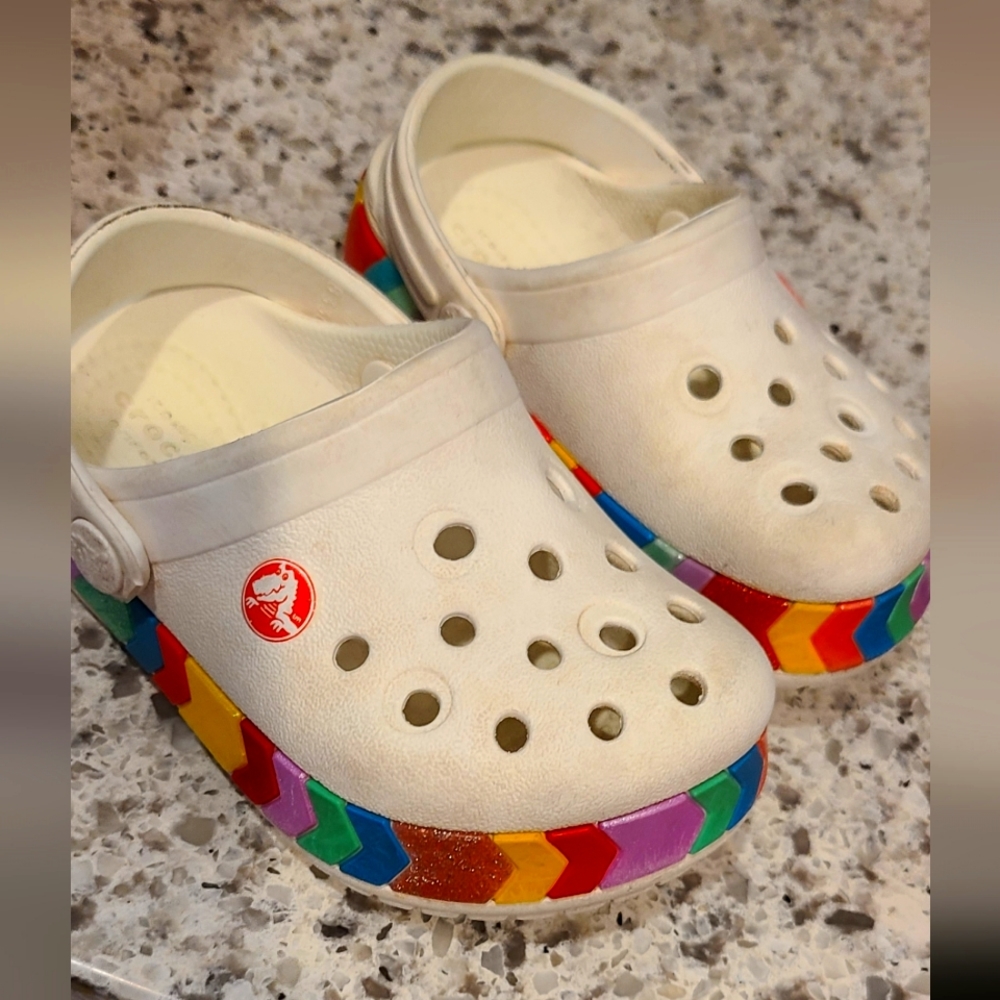 Crocs toddler girl size 6